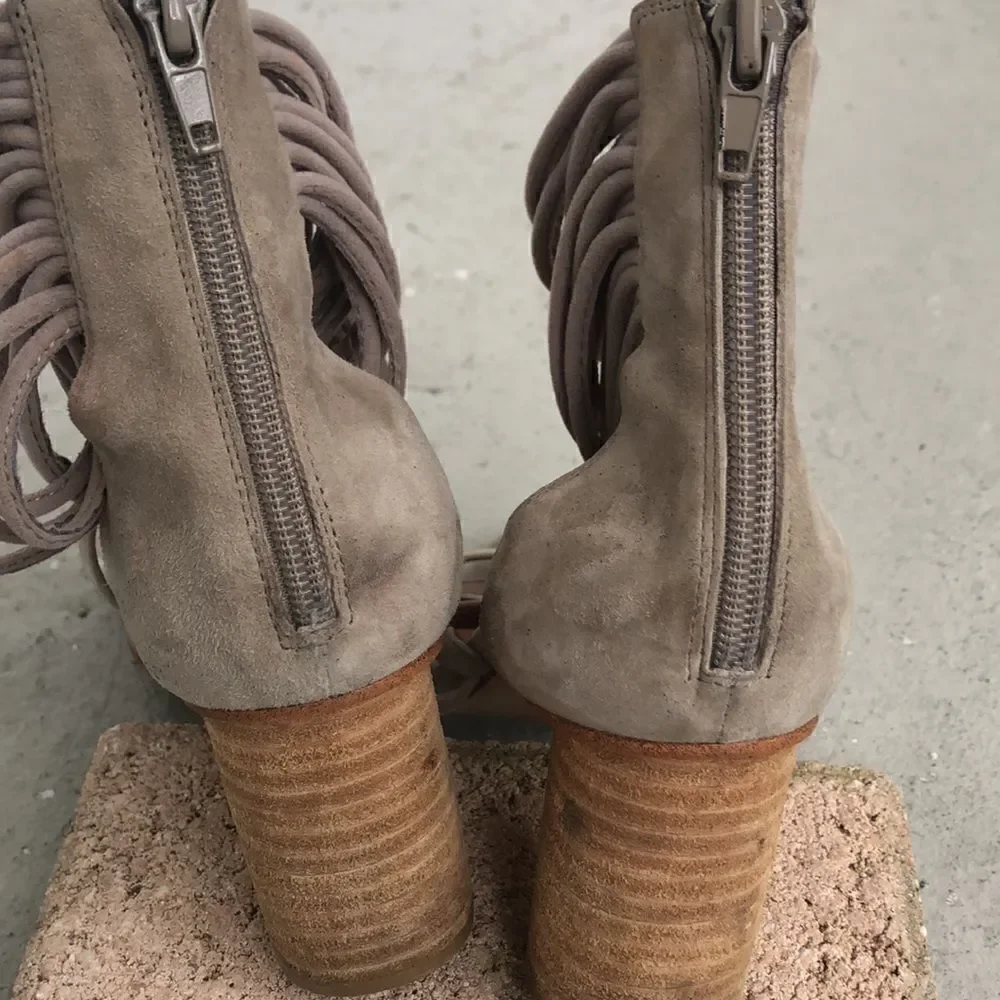 Jeffrey  Campbell  Despina